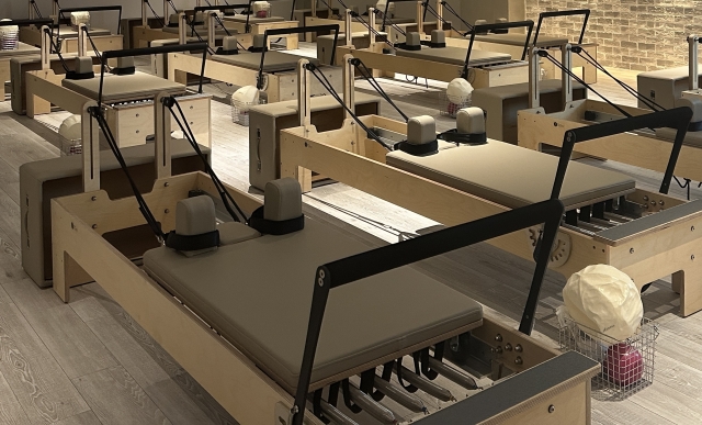 ヨガスタジオの受付